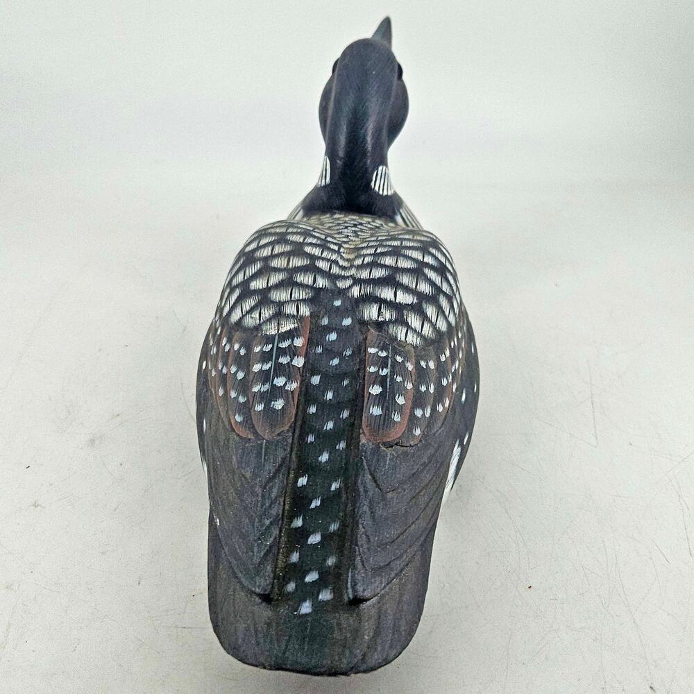 Vintage carved wood Hand Painted Common Loon Figurine w glass eyes - Picture 4 of 5